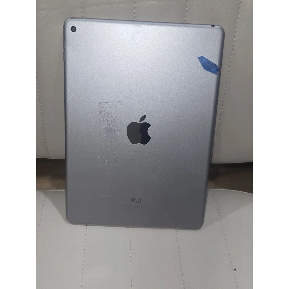40 Apple iPad 8.3